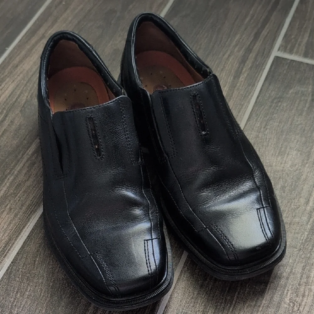 Clarks Unstructured Shoes Men’s 8W Comfort SlipOn Leather Black Loafers